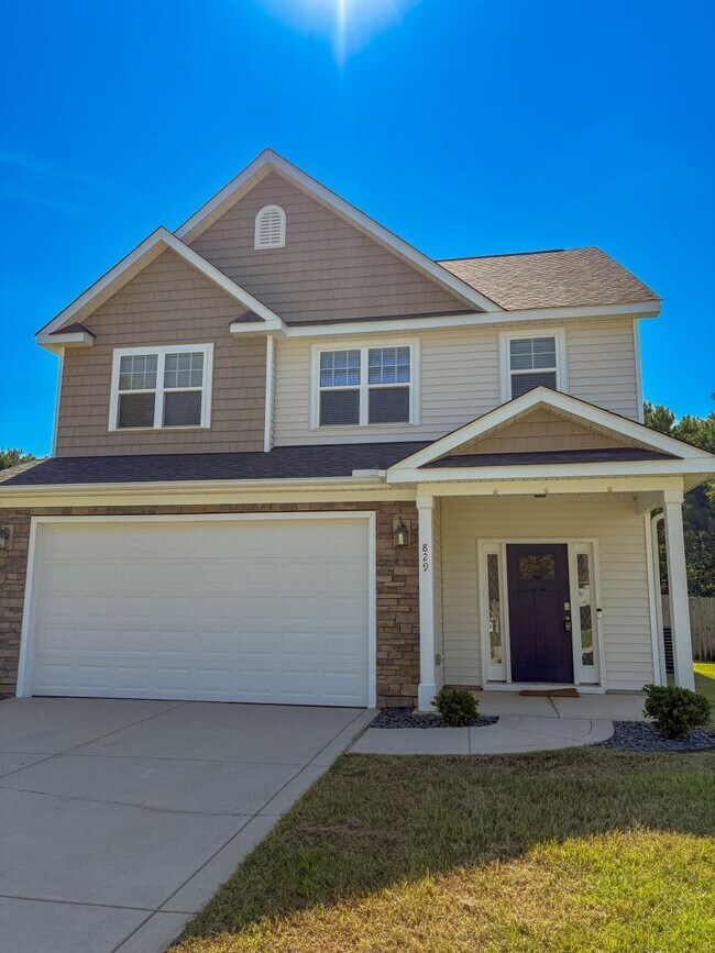 Building Photo - 829 Bellingham Way