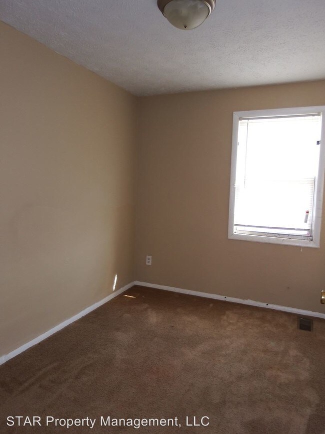 Building Photo - 2803 Hollins Ferry Rd