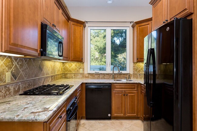 Building Photo - House in North Crest El Cajon