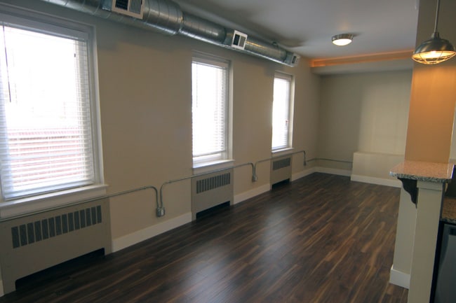 Building Photo - 623 S Wolcott St