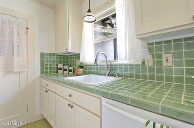 Building Photo - 2 br, 2 bath Condo - 804 E Allison St