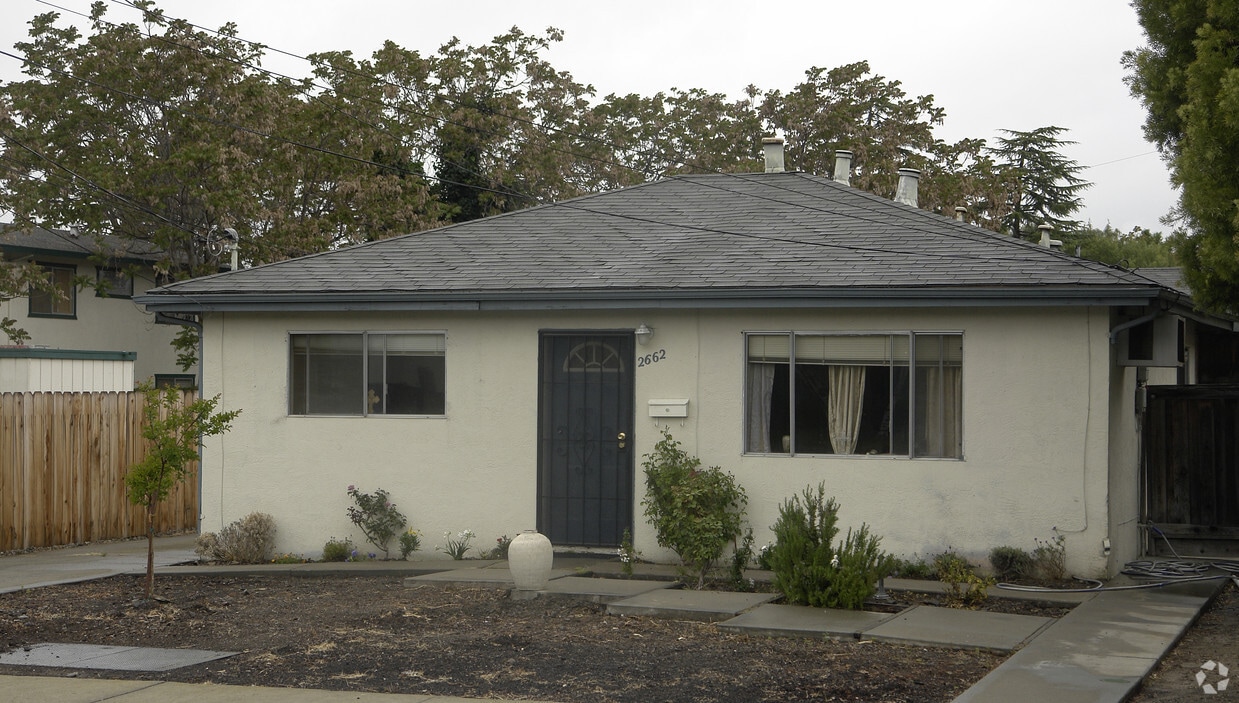 Building Photo - 2662-2670 College Ave