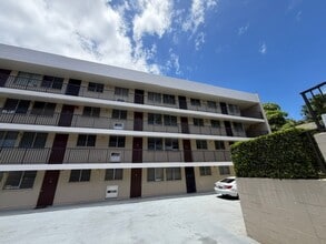 Building Photo - 1401 Lusitana St