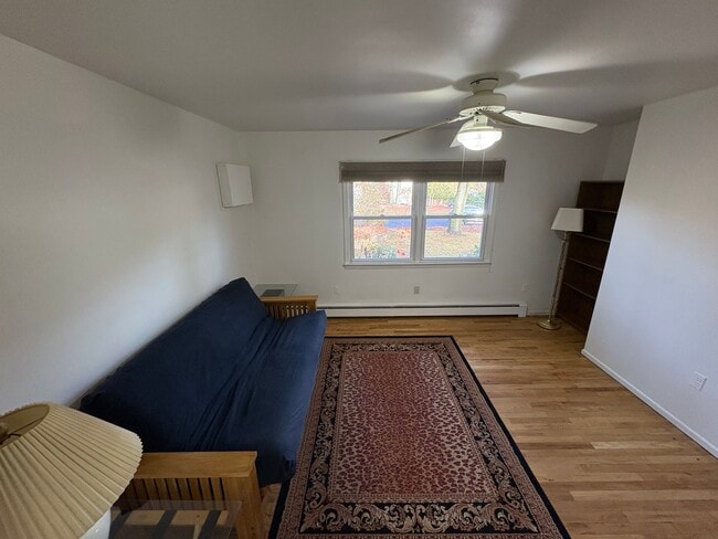 Foto del edificio - 23 Pilgrim Dr