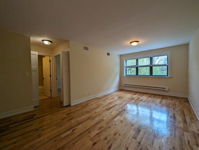 Foto del edificio - 557 W Arlington Pl