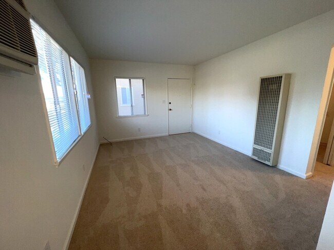 Living room - 6243 Vineland Ave