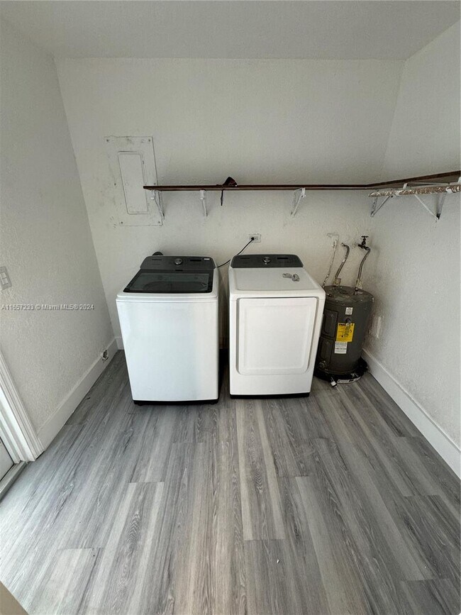 Building Photo - 543 NW 58th St
