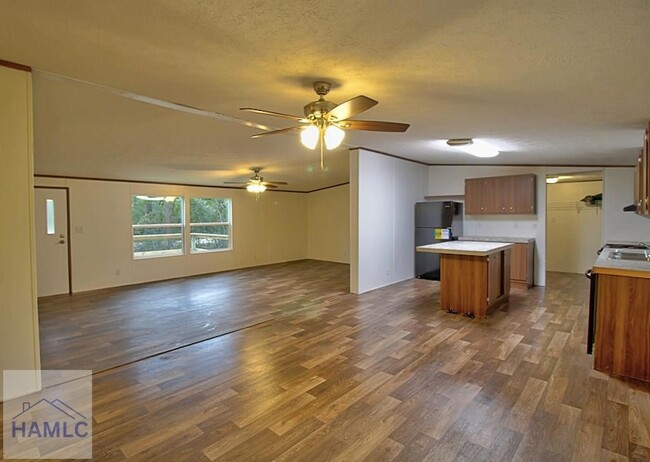 Foto del edificio - 108 Mary Todd Rd