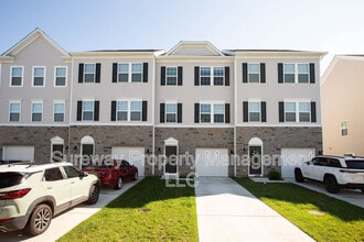Building Photo - 239 Macoun Way