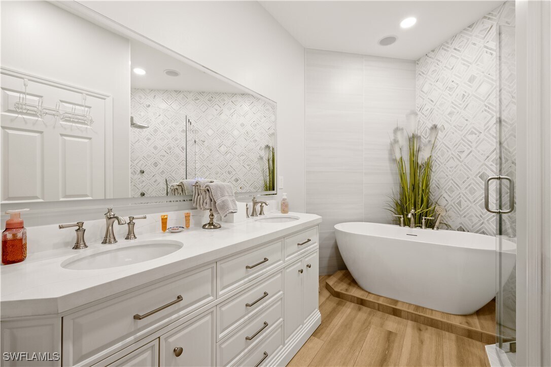 Foto principal - 2180 Arielle Dr