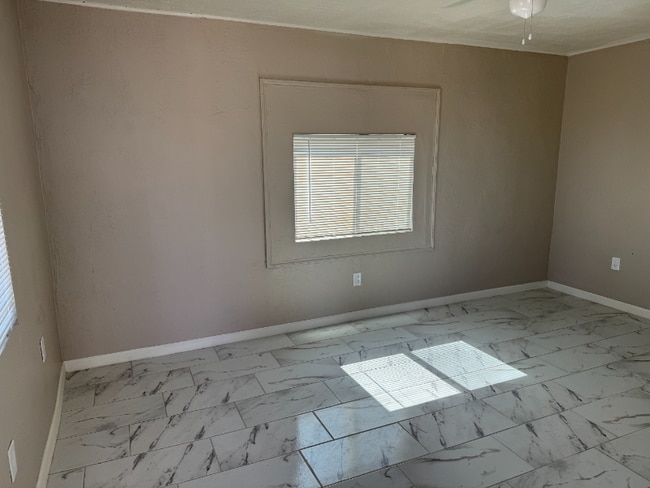 Photo - 216 E 2nd Ave Apartment