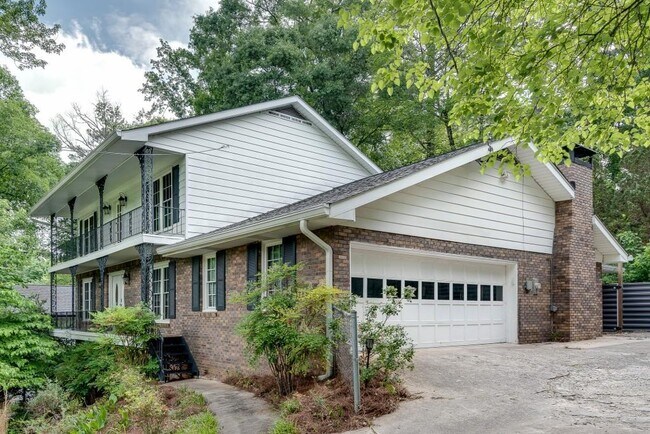 Foto del edificio - 2663 Rangewood Dr NE