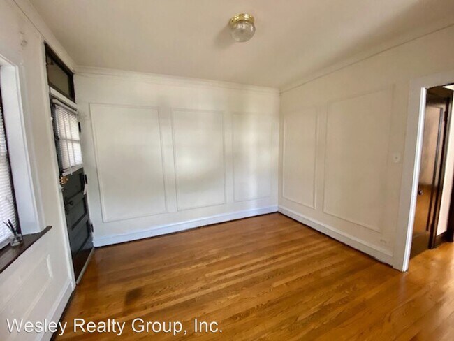 Building Photo - 4424-4432 N Seeley Ave