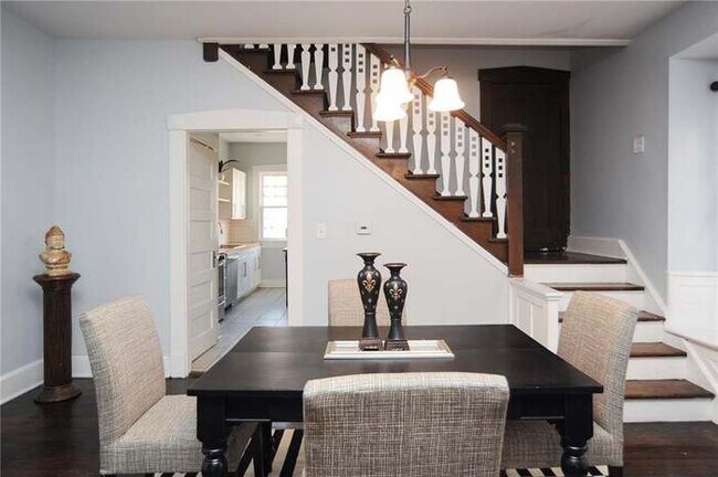 Comedor - 2158 N Pennsylvania St