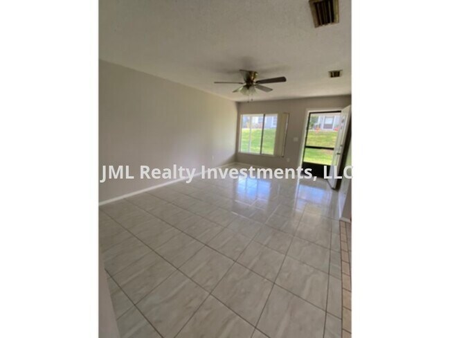 Building Photo - 624 Heatherton Village