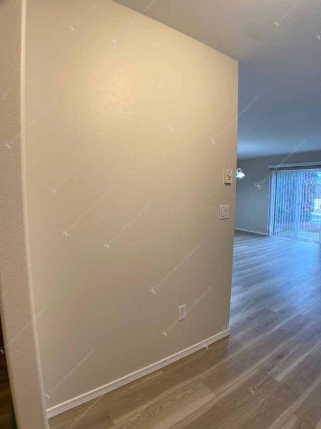 Foto del edificio - Bright 3 BR - 3 BA Townhouse in Redmond