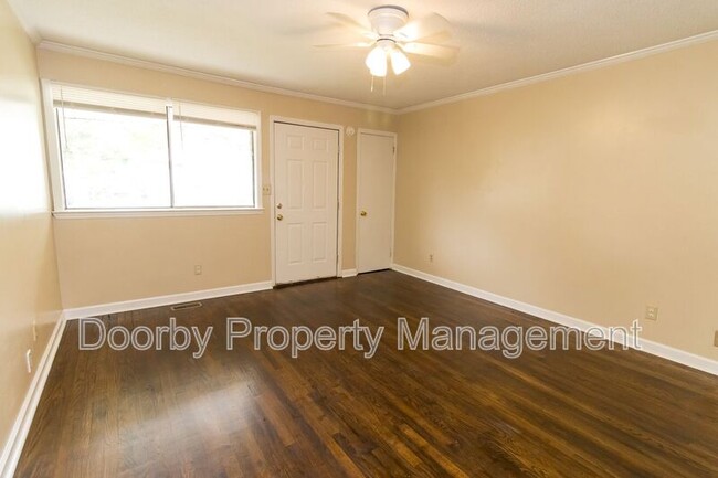 Building Photo - 807 Henderson Ave