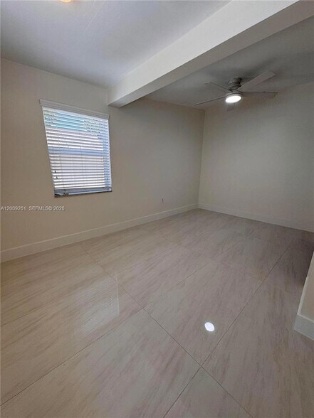 Foto del edificio - 606 SW 58th Ct