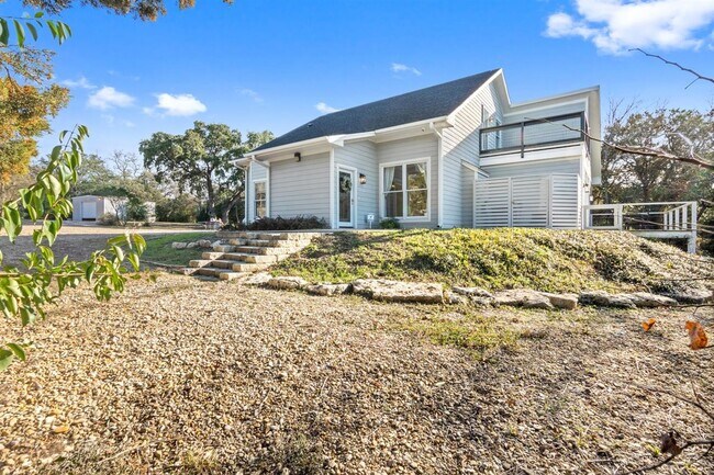 Foto del edificio - 506 Centex Sportsman Rd