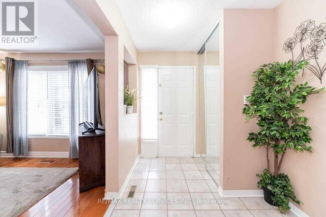 Photo du bâtiment - 35 Malta Ave.