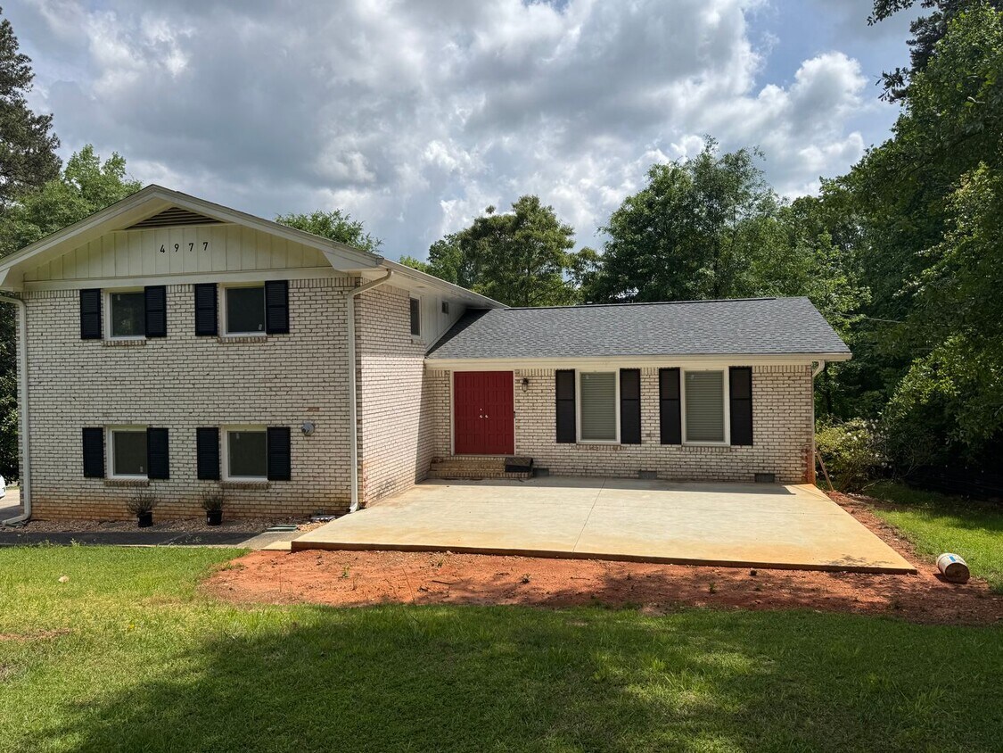 Primary Photo - Wonderful Stone Mountain 4 bed 2.5 bath Ho...