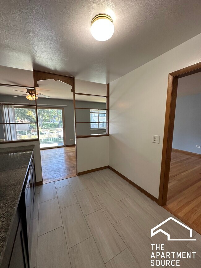 Foto del edificio - 1639 Oakwood Ave