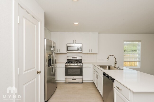 Building Photo - 2768 Mistwood Dr