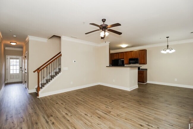 Building Photo - 210 Ranier Ct.