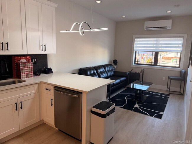 Foto del edificio - 3255 Lawson Blvd