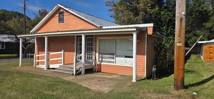 Building Photo - 805 Saizan Ave