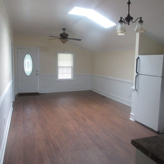 Building Photo - 2211 Blue Creek Rd