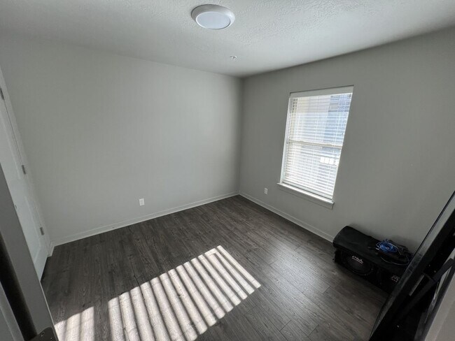 Foto del edificio - 2 Bedroom Pet Friendly Unit for Rent in Provo