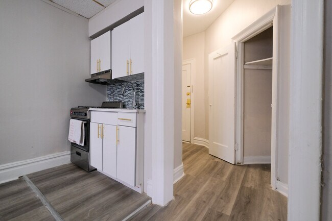 Building Photo - 58 Van Reypen St