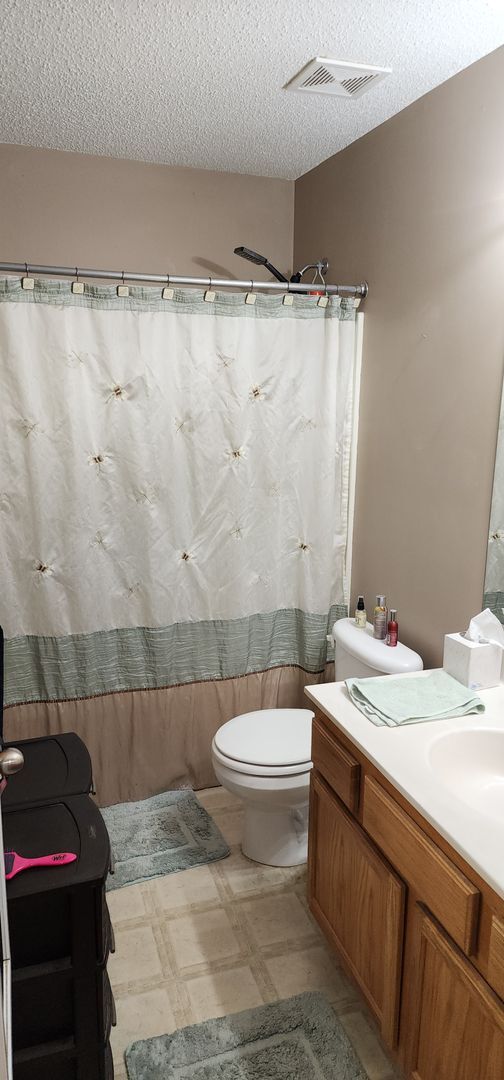 Foto del edificio - Beautiful 2 bedroom 1 bath End Unit Townhouse