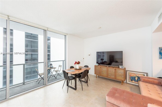 Building Photo - 1050 Brickell Ave