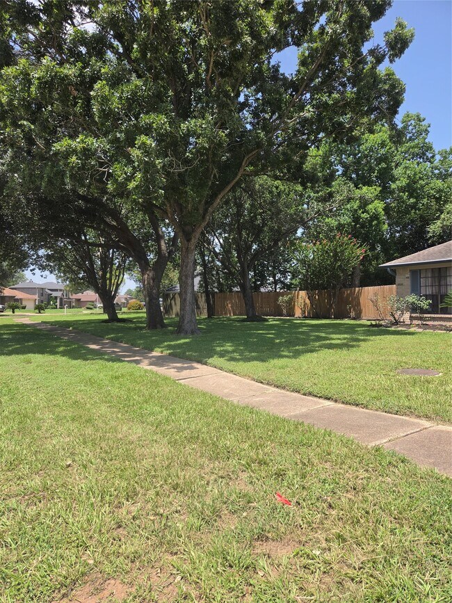 Foto del edificio - 14435 E Glen Willow Rd