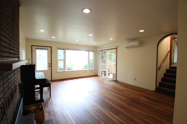 Foto del edificio - 20224 Ridge Rd SW