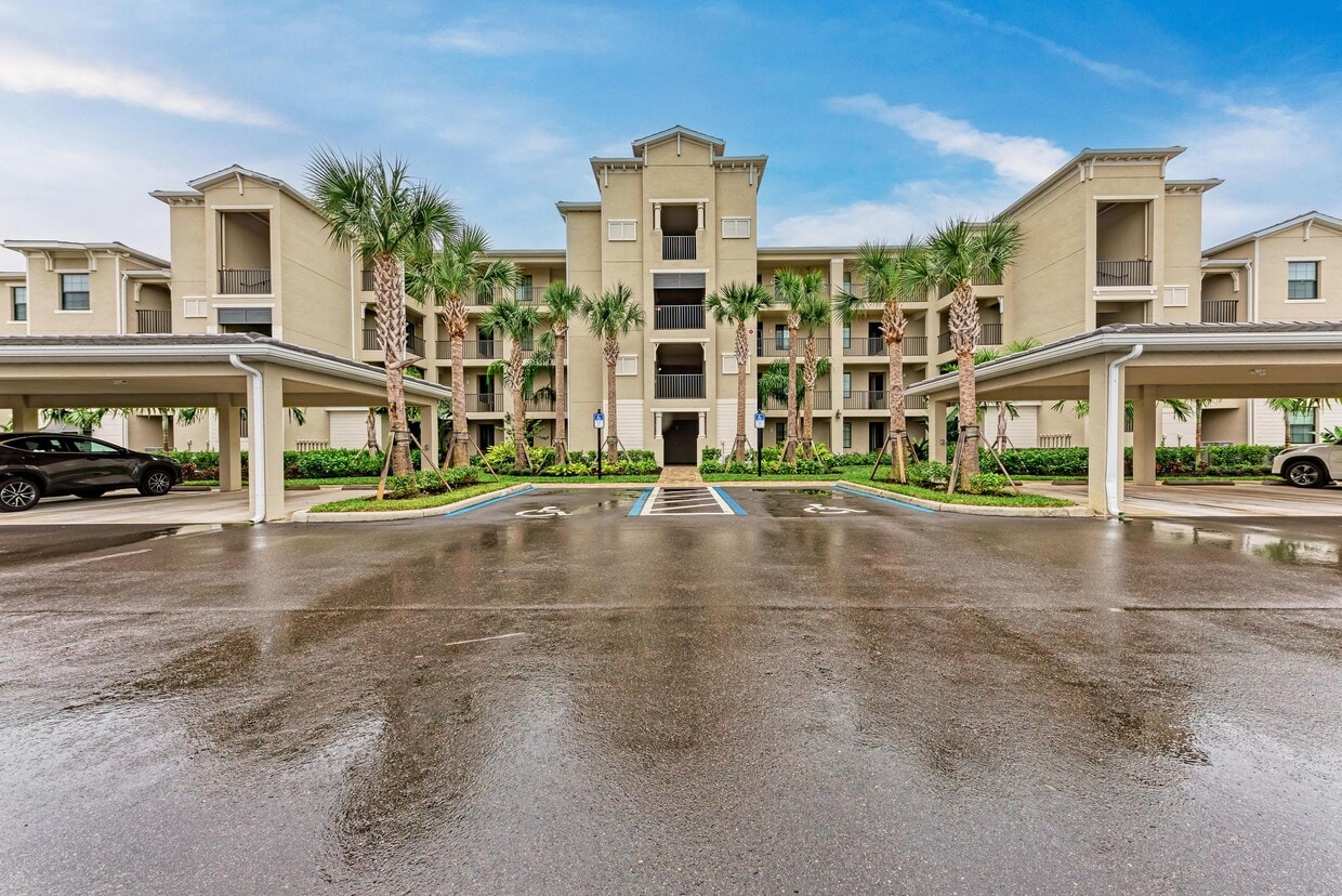 Exterior of condo - 17006 Vardon Ter