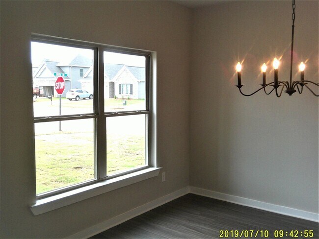 Building Photo - Home for Rent in Meridianville, AL! DEPOSI...