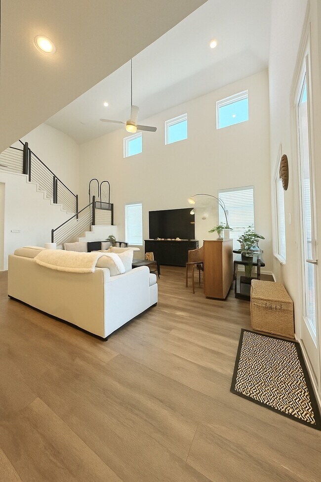 Foto del edificio - 13712 Moss Lake Ln