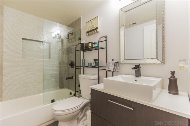 Foto del edificio - 2 Bed / 2 Bath Townhome in El Cajon