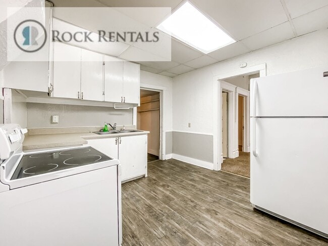 Building Photo - Cute 2 Bed 1 Bath House in Quiet Neighborhood