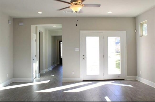 Building Photo - 224 Cherokee Rose Cir