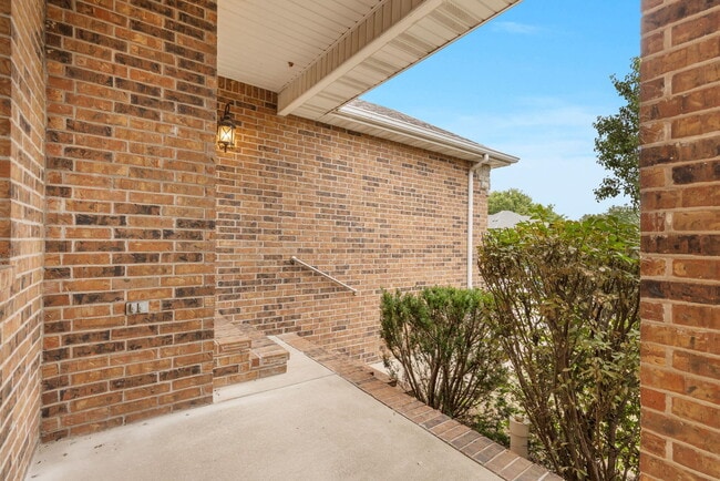 Building Photo - 719 E Watermill Cir