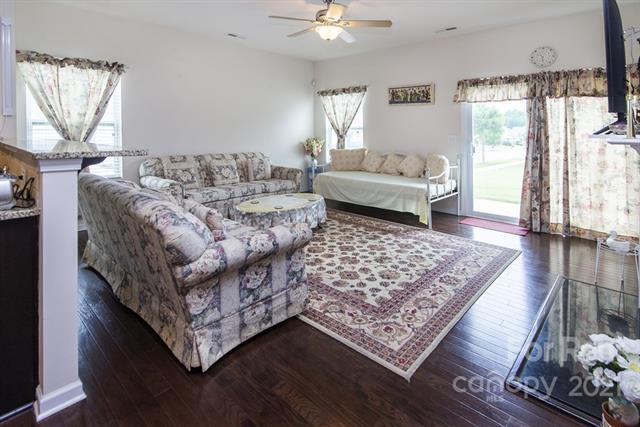 Building Photo - 9214 Bengali Cir