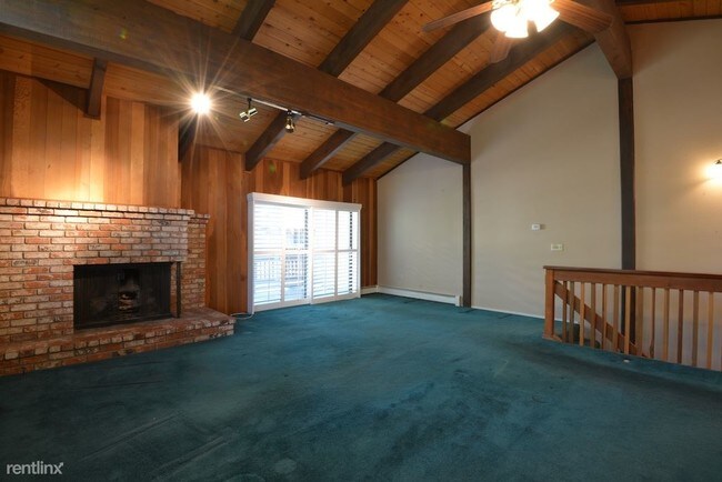 Building Photo - 830 Oriole Way