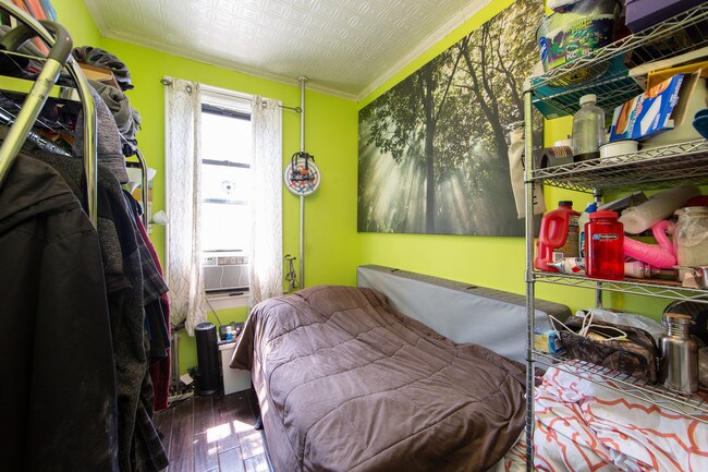 Building Photo - 434 Bleecker St