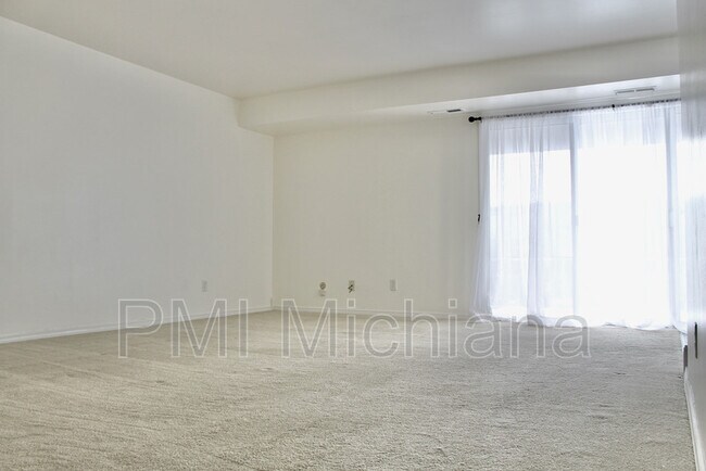 Foto del edificio - 2500 Topsfield Rd