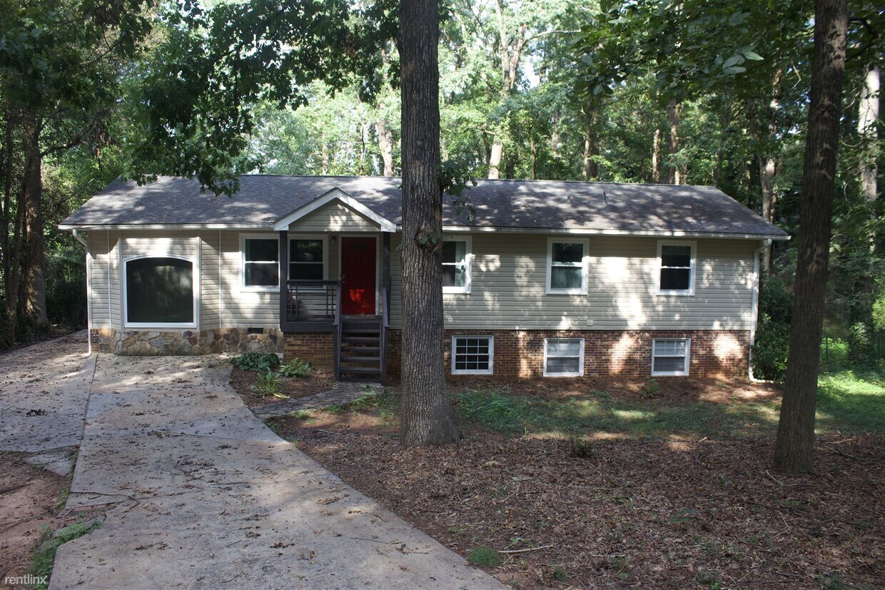 Primary Photo - 4 br, 2 bath Duplex - 361 College Circle U...