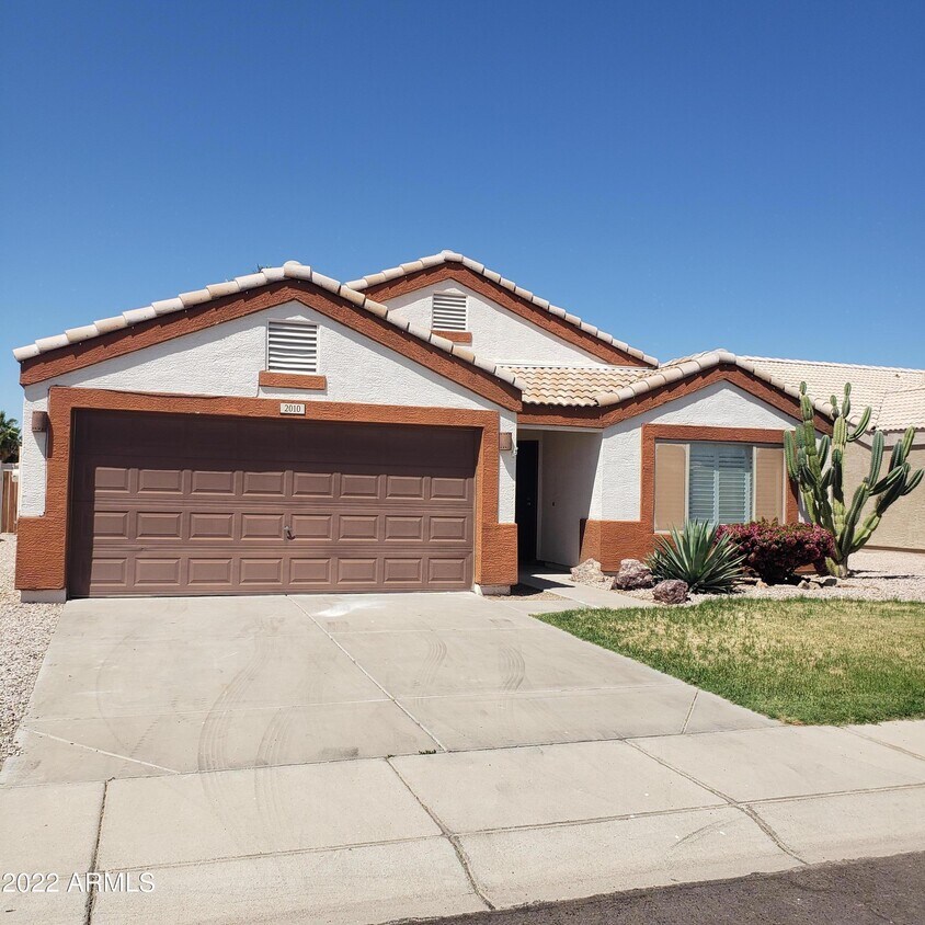 2010 S Thunderbird Dr, Apache Junction, AZ 85120 House Rental in
